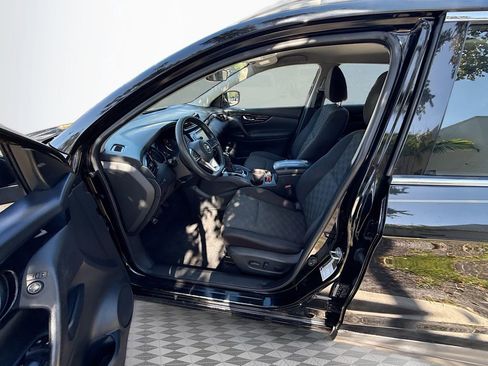Used 2020 Nissan Rogue Sport SV FWD image 21