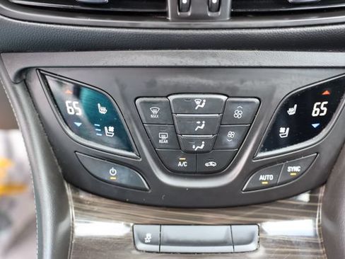 Used 2019 Buick Envision Premium AWD/4WD image 29