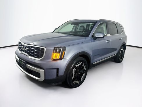 Used 2025 Kia Telluride S FWD image 3