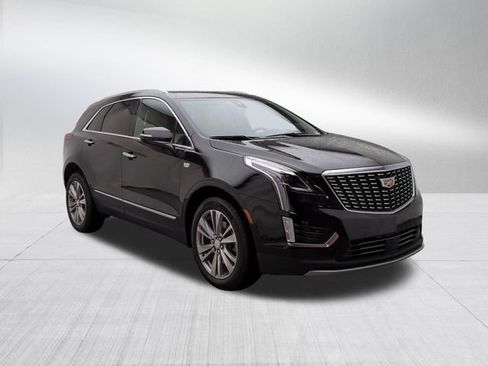 Certified 2024 Cadillac XT5 Premium Luxury w/ Technology Package AWD/4WD image 3