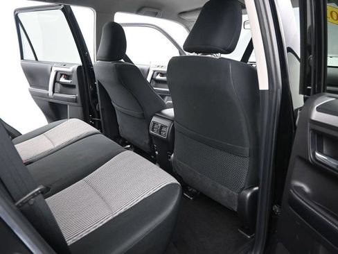 Used 2016 Toyota 4Runner SR5 AWD/4WD image 19