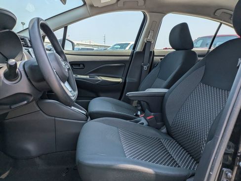 Used 2020 Nissan Versa S FWD image 11