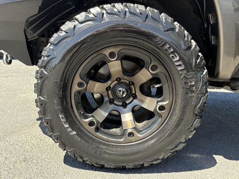 Used 2015 Toyota Tacoma 4x4 Access Cab image 24
