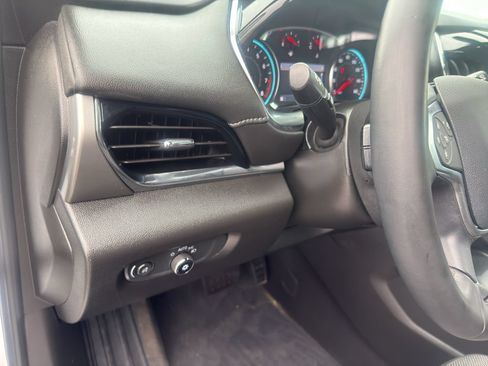 Certified 2023 Chevrolet Traverse LT AWD/4WD image 15