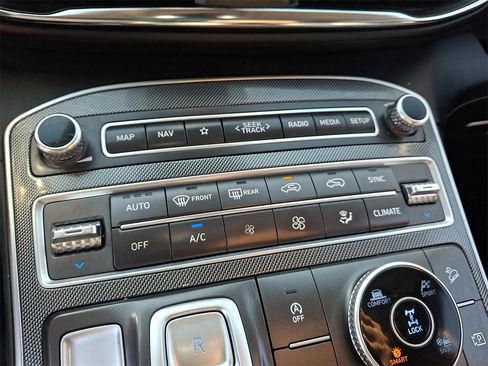 Used 2023 Hyundai Santa Fe SEL w/ Premium Package image 18