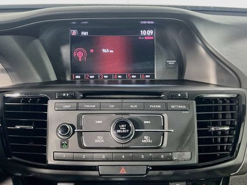 Used 2017 Honda Accord Sport image 21