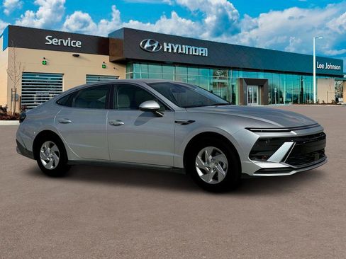 Certified 2025 Hyundai Sonata SE FWD image 10