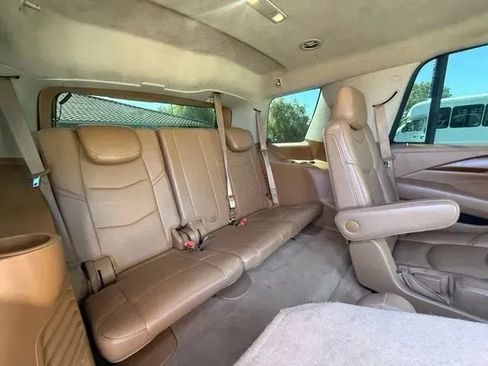Used 2016 Cadillac Escalade Platinum AWD/4WD image 18
