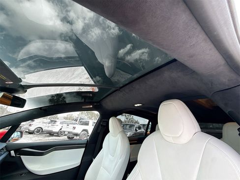 Used 2021 Tesla Model X Performance image 24