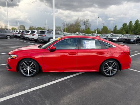 Used 2024 Honda Civic Touring image 3