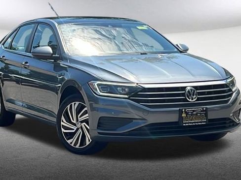 Used 2021 Volkswagen Jetta SEL FWD image 2