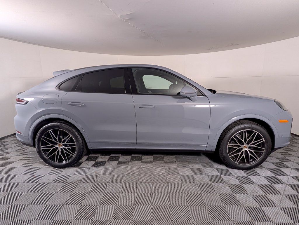 New 2026 Porsche Cayenne Coupe AWD/4WD image 8