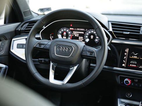 Certified 2025 Audi Q3 2.0T Premium w/ Convenience Package image 28