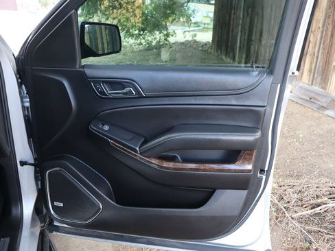 Used 2018 Chevrolet Suburban LT AWD/4WD image 27