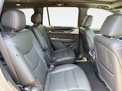 Certified 2023 Cadillac XT6 Premium Luxury FWD image 32
