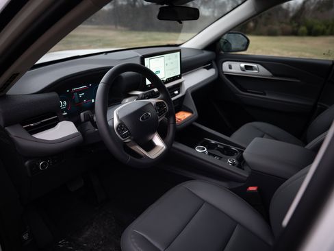 New 2026 Ford Explorer Active w/ Active Comfort Package image 11