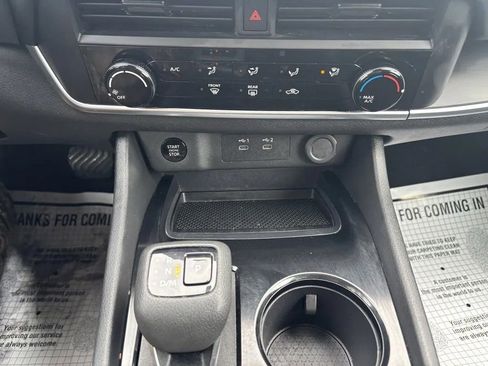 Used 2024 Nissan Rogue S image 15