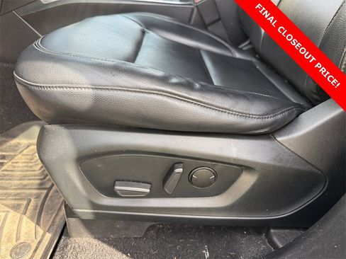 Used 2020 Ford Explorer XLT w/ Equipment Group 202A image 13