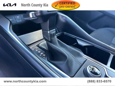 Certified 2025 Kia Sorento LX image 29