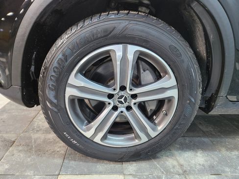 Used 2019 Mercedes-Benz GLC 300 4MATIC image 32