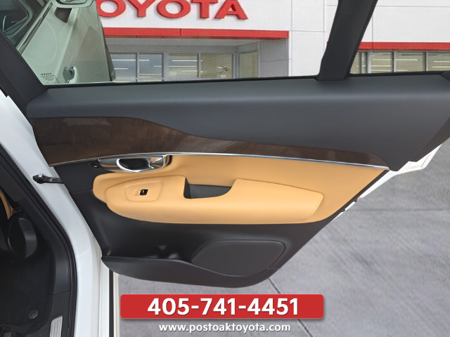 Used 2016 Volvo XC90 T6 Momentum w/ Momentum Plus Package AWD/4WD image 27