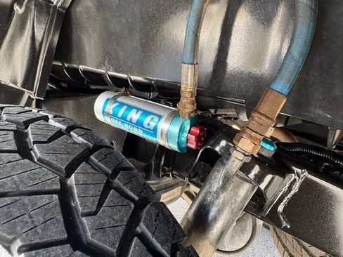 Used 2018 Toyota Tacoma TRD Sport w/ TRD Premium Sport Package image 15