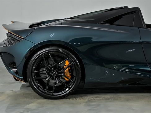 Used 2024 McLaren 750S Spider RWD image 13