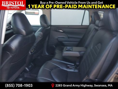 Used 2022 Toyota Highlander XLE AWD/4WD image 18