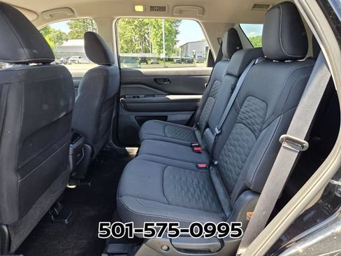Used 2025 Nissan Pathfinder SV FWD image 12