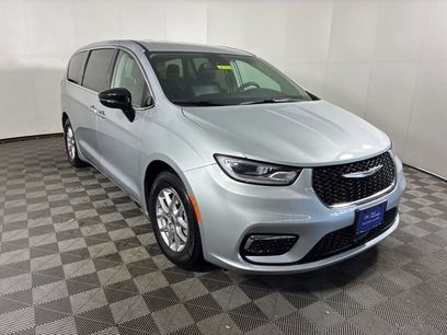 Used 2024 Chrysler Pacifica Touring-L