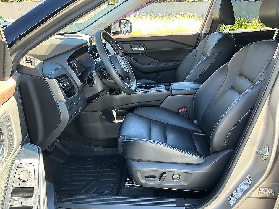 Certified 2022 Nissan Rogue SL w/ SL Premium Package FWD image 12