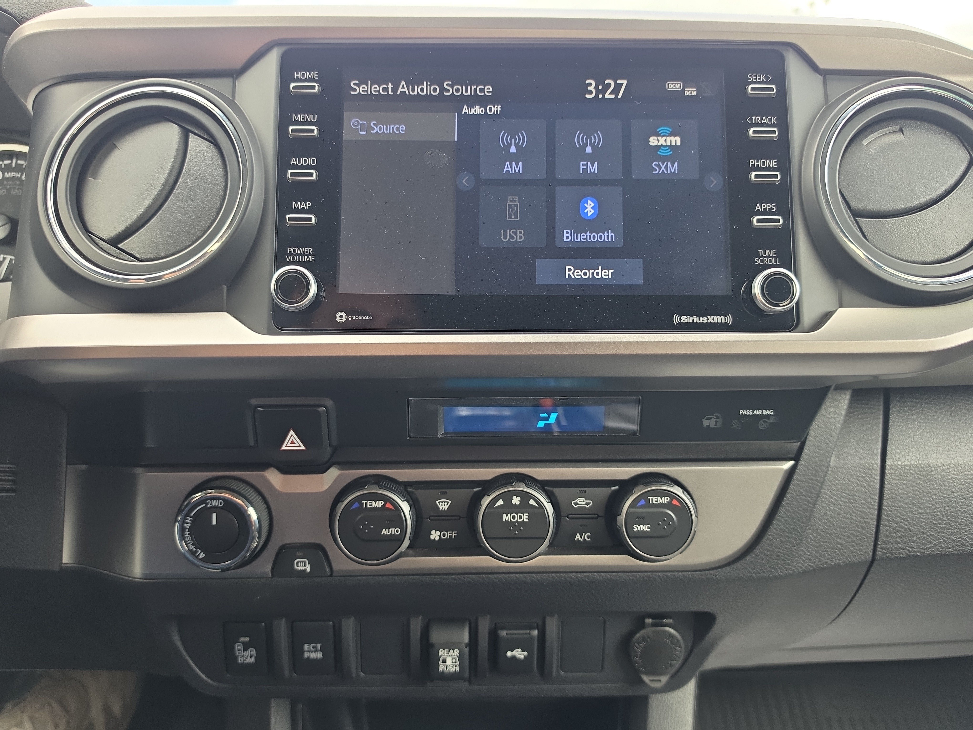 Used 2022 Toyota Tacoma SR5 w/ Technology Package AWD/4WD image 25