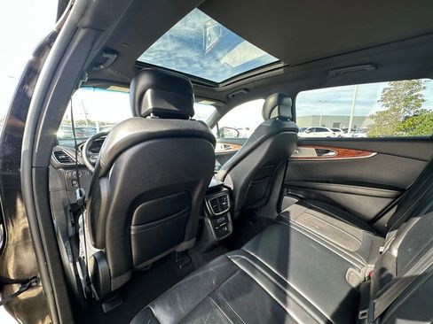 Used 2020 Lincoln Nautilus Reserve w/ Equipment Group 202A image 11