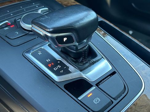 Used 2018 Audi Q5 2.0T Premium image 17