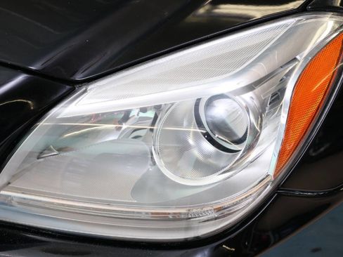 Used 2014 Mercedes-Benz SLK 250 w/ Premium Package image 14