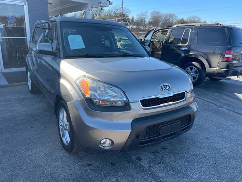 Used 2011 Kia Soul + w/ Audio Pkg FWD image 1