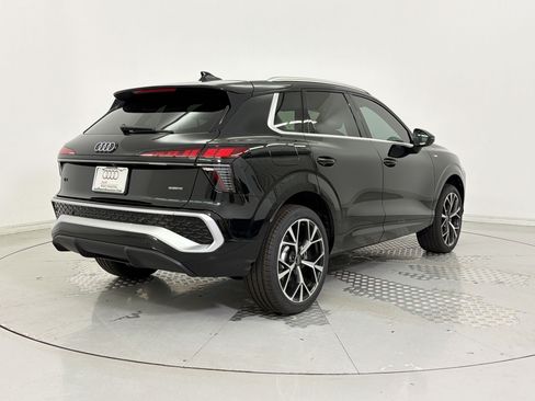 New 2026 Audi Q3 quattro 2.0T AWD/4WD image 9