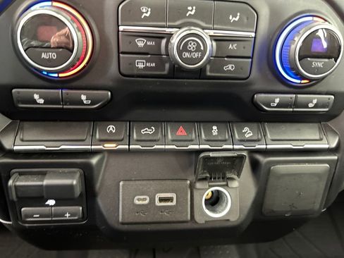 Used 2019 Chevrolet Silverado 1500 LT w/ All-Star Edition image 17