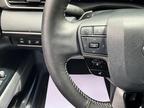 Used 2025 Toyota Camry SE w/ Convenience Package FWD image 27