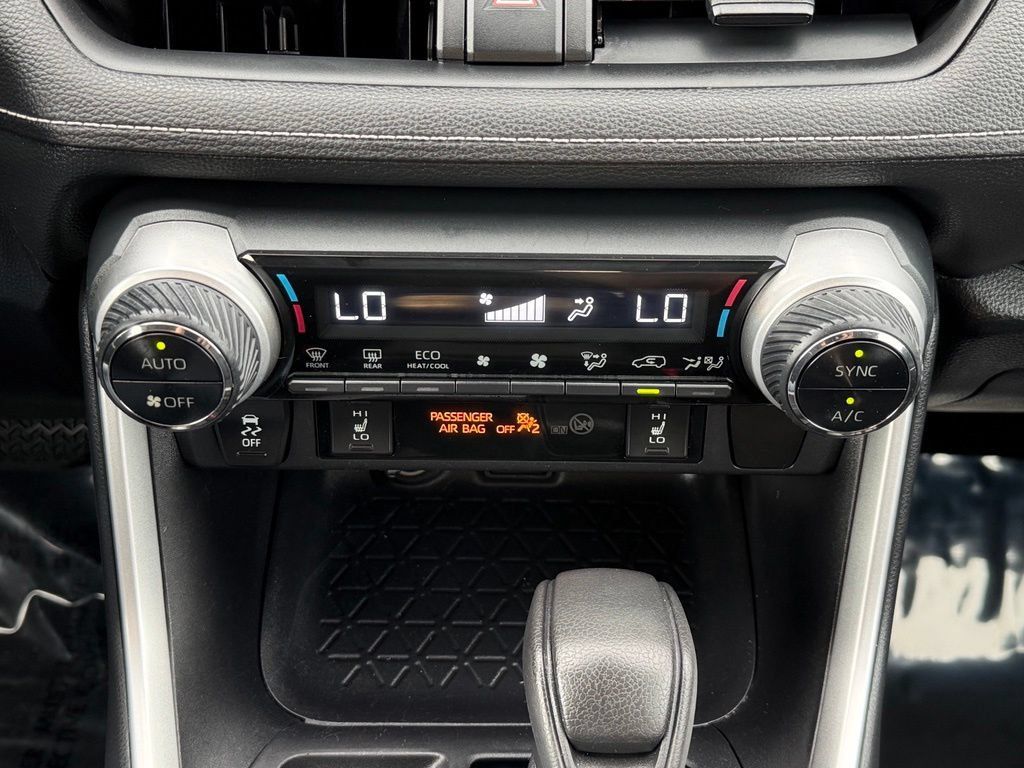 Used 2019 Toyota RAV4 XLE w/ Convenience Package AWD/4WD image 26