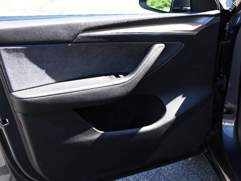 Used 2023 Tesla Model Y Long Range AWD/4WD image 8