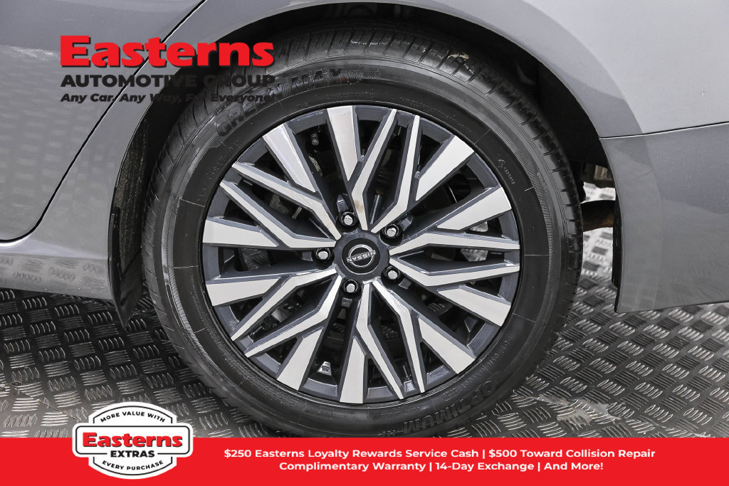 Used 2024 Nissan Altima 2.5 SV FWD image 35