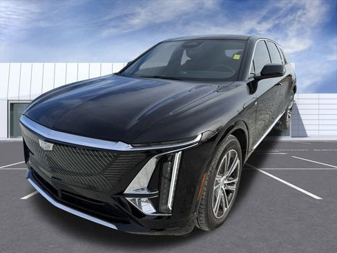Certified 2025 Cadillac Lyriq Luxury image 6