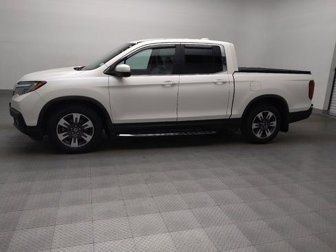 Used 2017 Honda Ridgeline RTL-T image 2