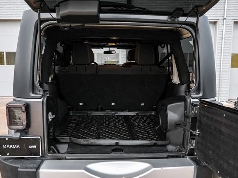 Used 2014 Jeep Wrangler Unlimited Sahara w/ Trailer Tow Group image 17