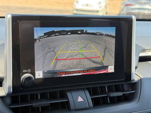 Used 2025 Toyota RAV4 XLE AWD/4WD image 21