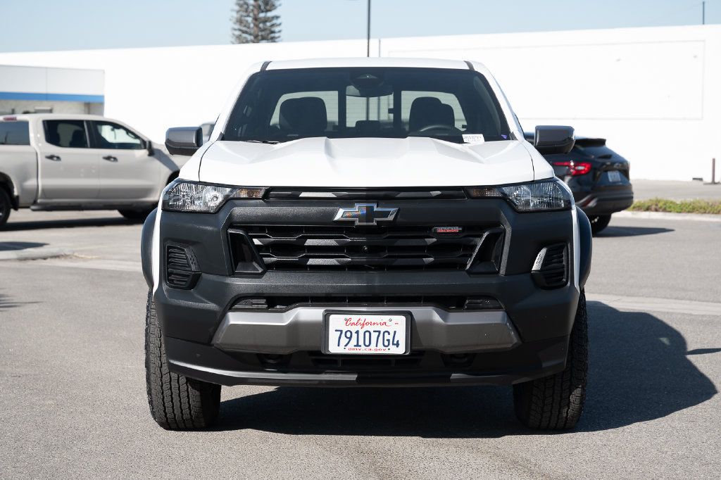 Used 2025 Chevrolet Colorado Trail Boss AWD/4WD image 2