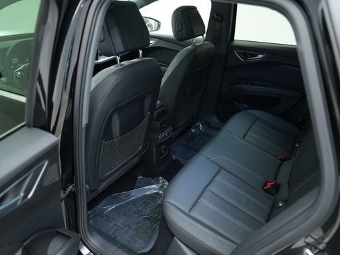 Used 2023 Audi Q4 e-tron Premium Plus w/ Premium Plus RWD image 22
