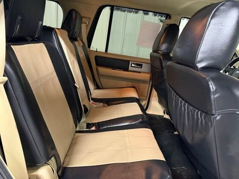 Used 2016 Ford Expedition XLT AWD/4WD image 24