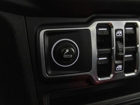 Used 2019 Jeep Wrangler Unlimited Sport AWD/4WD image 30